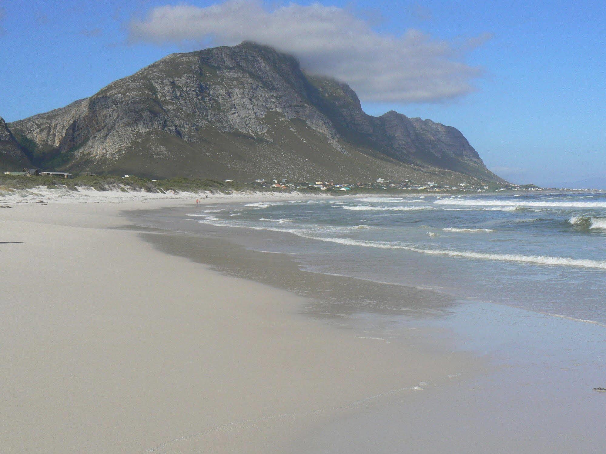 Van Den Berg'S Guesthouse Bettyʼs Bay Exterior foto