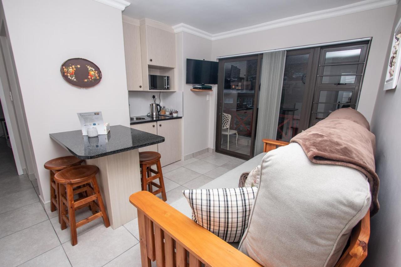 Van Den Berg'S Guesthouse Bettyʼs Bay Exterior foto